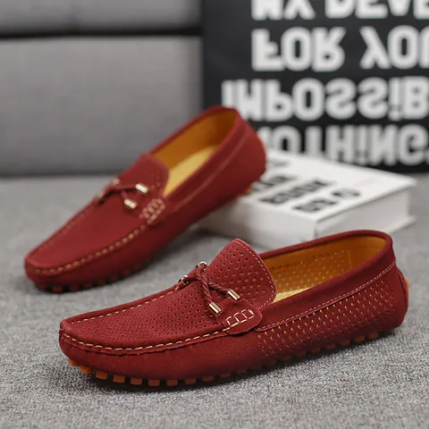 Herren Mokassins im Britischen Stil Atmungsaktiv Laserperforiert Slipper Suede Gummisohle Casual Schuhe für Männer