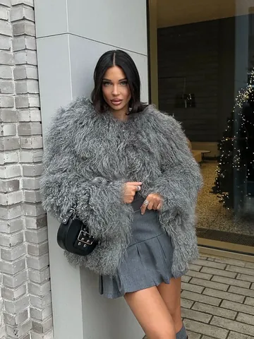 Women Luxury Faux Fur Coat Long Hair Mongolian Sheep Style Warm Winter Outerwear Party Shaggy Plush Jacket Solid Color Overcoat