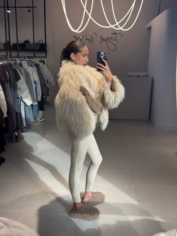 Women's Faux Mongolian Sheep Fur Coat Oversized Thick Warm Long Curly Plush Shaggy Outwear Faux Fur Jacket Winter Casual Top