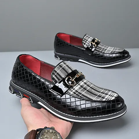 Uomo Business Casual Mocassini in Pelle PU Scarpe Basse Senza Chiusura Con Morsetto in Metallo Texture Intrecciata Patchwork a Quadri Scarpe Formali