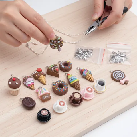 Breloques en Résine Série Chocolat pour la Création de Bijoux DIY Donut Crème Glacée Gâteau Café Pendentifs pour Bracelet