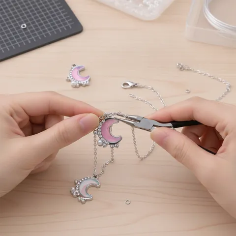 Irisierend Farbverlauf Sichelmond Anhänger Mit Strass Und Künstliche Perle Legierung Charms Für DIY Schmuckherstellung Halskette Zubehör Träumerisch Stern Mond Dekoration