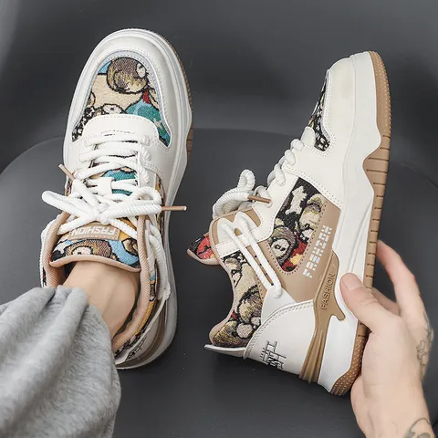 Scarpe da Skate Alte per Adolescenti Motivo Orso Cartone Animato Pelle Artificiale Stringate Sneakers Sportive per Uomo Studenti Scarpe Calde Invernali