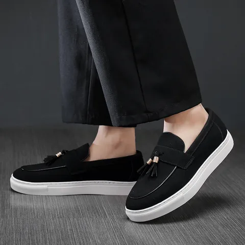 Mocassini da Uomo in Pelle Scamosciata con Nappine Eleganti Design Slip On Scarpe Suola in Gomma Durevole Stile Business Casual