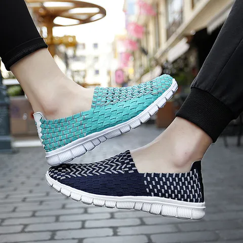 Chaussures Décontractées Tissées Fluorescentes Respirantes Légères Sneakers à Enfiler pour Hommes et Femmes Tendance Mode Été Chaussures de Marche Basses