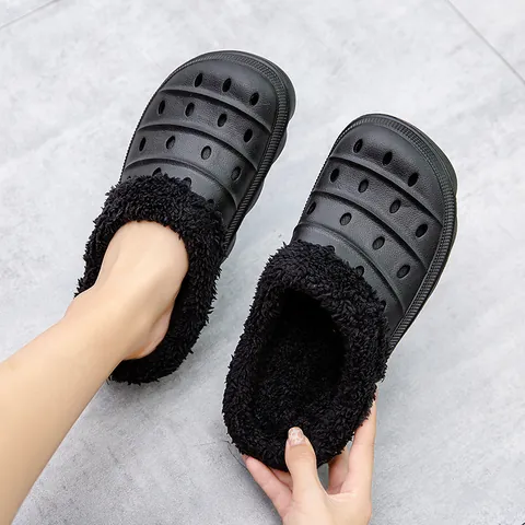 Unisex Winter Gefütterte Clogs Warme Künstliche Plüsch Hausschuhe Atmungsaktive Ausgeschnittene EVA Slipper Lässige Schuhe