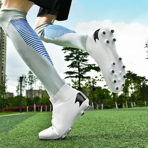 Botas de Fútbol de Caña Alta para Hombre Zapatos Profesionales para Exterior Antideslizantes TF Sneakers de Entrenamiento Talla Grande