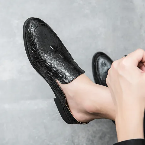 Muli da Uomo in Pelle PU con Motivo Coccodrillo in Rilievo Tendenza Coreana Estiva Scarpe Casual a Punta Arrotondata