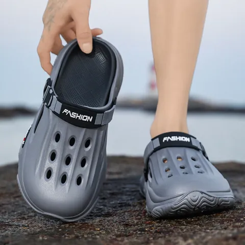 Men's Fashion Clogs Summer Outdoor Beach Shoes Breathable Hollow Out Closed Toe Slippers Anti-slip EVA Garden Shoes Large Size