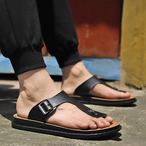 Infradito da Uomo in Pelle Microfibra Sandali da Spiaggia Casual All'aperto Suola Spessa Ciabatte Estive con Fibbia in Metallo