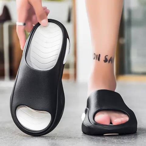 Ciabatte da Uomo con Suola Spessa Stile Coreano Bicolore Antiscivolo EVA Sandali da Spiaggia Pantofole Casual