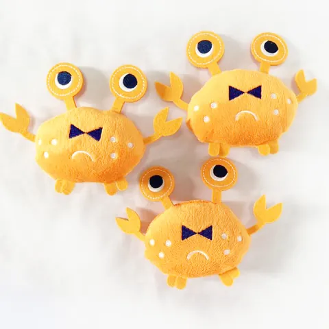Jouet pour Chien Bruyant Crabe Dessin Animé Résistant aux Morsures Peluche Douce Jouet Interactif pour Petits Moyens Chiens