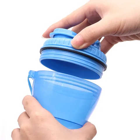 Tragbare Haustier Reiseflasche 2-In-1 Hundewasserspender Mit Futterbehälter Auslaufsichere Outdoor Welpen Trinkflasche Napf Set
