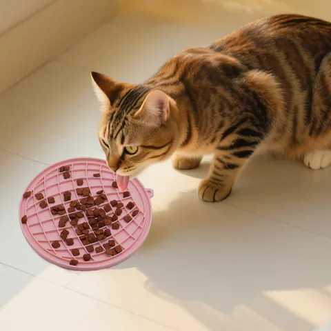 Tapis à Lécher en Silicone pour Animaux Avec Ventouses Antidérapant Mangeoire Lente pour Chiens Chats Étanche Soulagement Anxiété