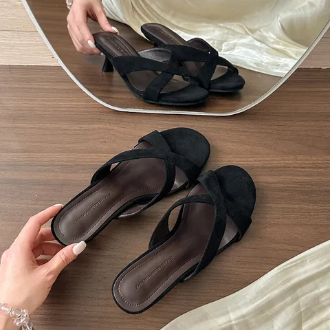 Sandali Sabot da Donna Minimalisti con Cinturino Incrociato e Tacco Kitten Heel in Camoscio Eleganti Scarpe Casual Estive
