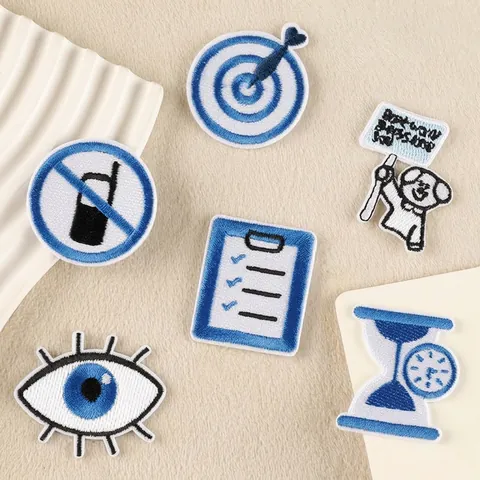 Korean Original Blue White Minimalist Embroidered Iron On Patches For Clothing Shoes Hats Decorative Eye Bullseye Dog Patches Applique