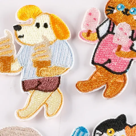 Cute Cartoon Cat Dog Embroidered Patches Heat Transfer Iron On Badges Applique For Bags Garment Clothing Repair DIY Crafts Decoration