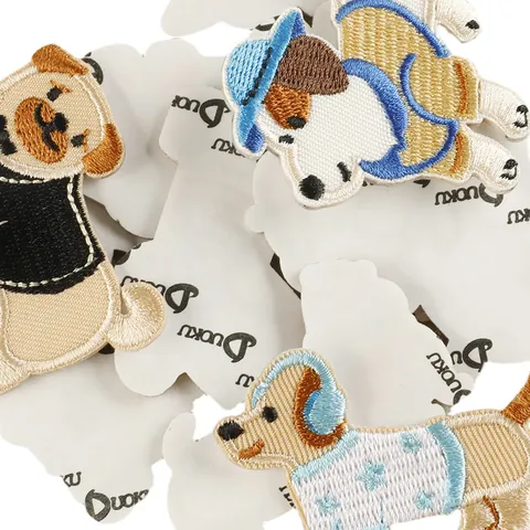 Écusson Brodé Chien Teckel Mignon Dessin Animé Animal Autocollant En Tissu Auto-Adhésif Pour Coque De Téléphone Décoration DIY