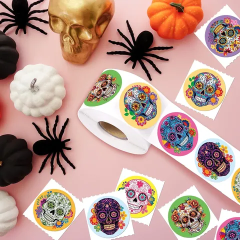 Rotolo di Adesivi Teschio di Zucchero Halloween 500 Pezzi 1 Pollici Colorati Etichette Graffiti Scheletro per Decorazione Festa DIY Sigillo Buste Confezioni Regalo