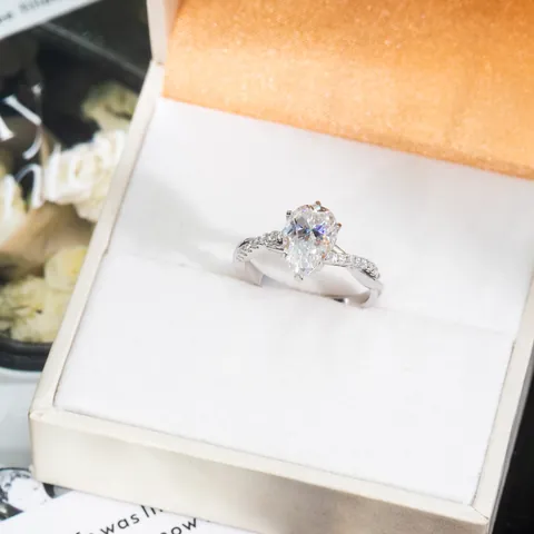 Classico Anello Moissanite a Forma di Pera da 3 Carati in Argento Sterling 925 Anello di Fidanzamento per Donna Con Certificato GRA