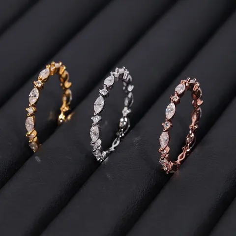 Anillo de Moissanita Corte Marquesa Color D 0.1 Quilates Plata de Ley S925 Unisex Certificado GRA Joyería de Lujo