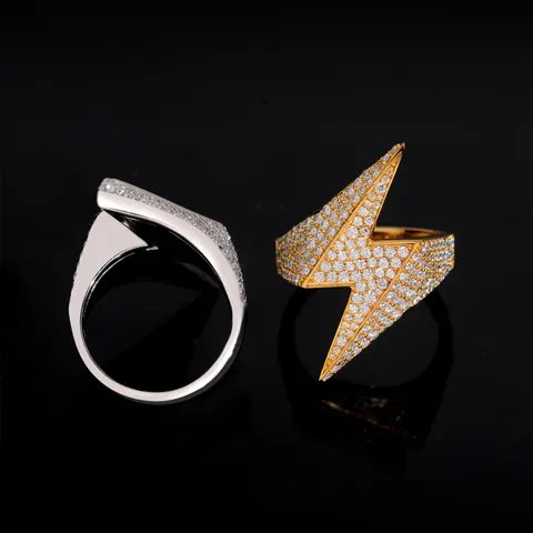Anillo Hip Hop de Plata de Ley 925 Forma Rayo Moissanita Color D VVS Incrustado Galvanizado Unisex Joyería GRA