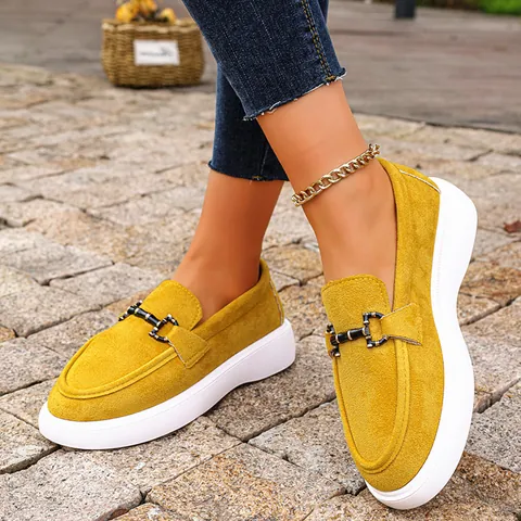 Women Plus Size Faux Suede Loafers Metal Chain Decor Platform Slip-On Casual Flats European Fashion Comfort Moccasins