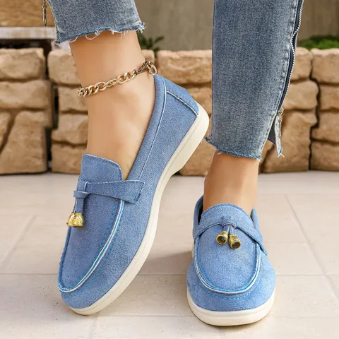 Women's Casual Suede Loafers Slip-On Flat Shoes With Metal Tassel Decoration Comfortable Soft Sole Plus Size 43 Loafers