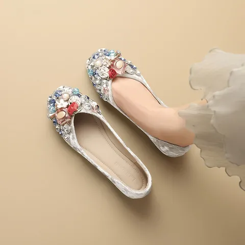Women's Luxurious Rhinestone Silk Velvet Flat Shoes Vintage Floral Artificial Pearl Beaded Loafers Slip On Walking Shoes