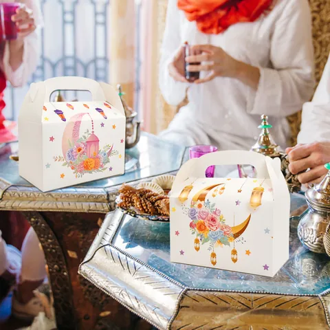 Middle Eastern Eid Ramadan Mubarak Gift Boxes White Cardboard Candy Cookie Snack Packaging Box With Heart Handle Floral Moon Stars Lantern Pattern Party Favors