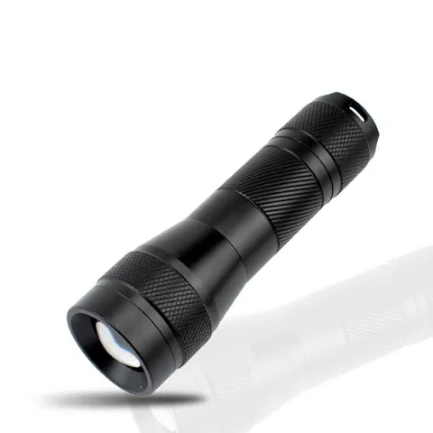 Lampe de Poche LED Rechargeable Haute Puissance en Alliage d'Aluminium Avec Puce P70 Zoom Télescopique Éclairage Tactique Étanche pour Camping