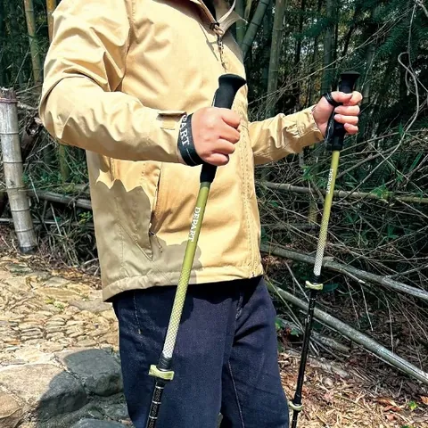 Bastoncini da Trekking Professionali in Fibra di Carbonio 3K Bastoni da Escursionismo Telescopici Ultraleggeri per Uomo Donna Attrezzatura da Arrampicata All'aperto