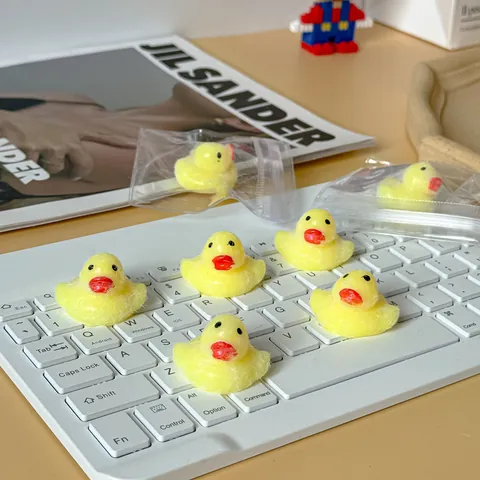 Juguete de Pato Amarillo Squishy de Rebote Lento para Aliviar el Estrés para Niños Pato de PVC Blando Decoración de Escritorio Lindo Juguete de Animal para Apretar