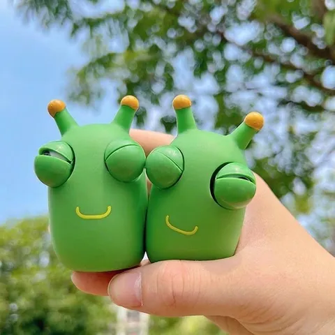 Schattige Uitpuilende Ogen Rups Squishy Stressverlichting Speelgoed Grappige TPR Groene Kever Knijpspeelgoed Voor Kinderen Volwassenen