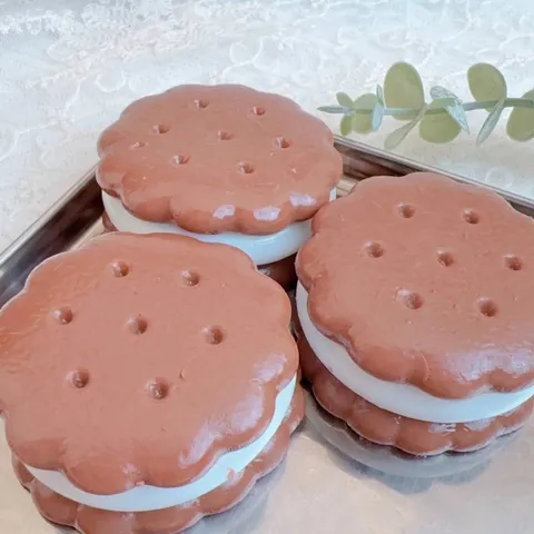 Realistic Simulation Chocolate Sandwich Cookie Squishy Stress Relief Fidget Toy TPR Soft Sensory Squeeze Toy For Kids Adults