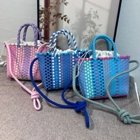 Colorful Hand-Woven Bucket Bag Crossbody Handbag With Drawstring Liner For Women Summer Beach Vacation Travel