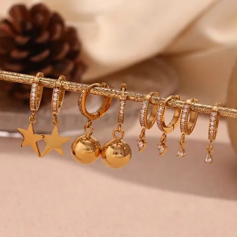 Orecchini A Cerchio Huggie In Acciaio Inossidabile 316L Placcato Oro 18K Con Pendenti Stella Cuore Goccia Sfera Chic