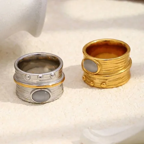 Anillo Ancho Vintage Acero Inoxidable Chapado En Oro 18K Piedra Ojo De Gato Ovalada Textura Martillada Estilo Old Money Para Mujer