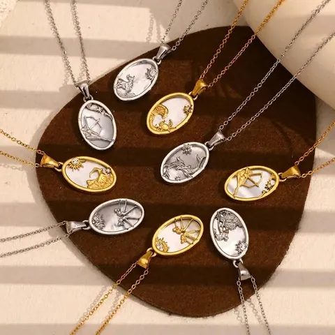 Collana Dodici Segni Zodiacali Acciaio Inossidabile Placcato Oro 18K Intarsio Madreperla Pendente Ovale Donna