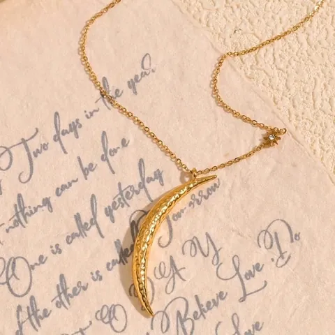 Collar Con Colgante De Luna Creciente Acero Inoxidable Chapado En Oro De 18K Textura Martillada Estrella De Circón Joyería Vintage