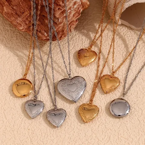 Collar Relicario Acero Inoxidable Chapado En Oro 18K Corazón Redondo Marco De Fotos Grabado Joyas Retro Mujer
