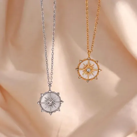 Fashion Stainless Steel Shell Starburst Pendant Necklace For Women Eight-Pointed Star Sun Shell Inlaid Rhinestone Necklace