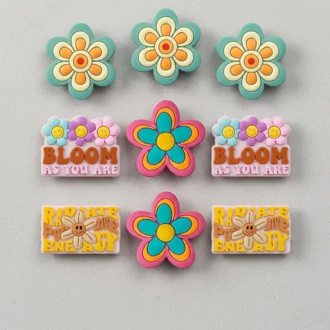 Lebensmittelechtes Silikonperlen Blume Lächeln Gesicht Baby Beißring Für Schmuckherstellung DIY Motivierende Buchstaben Silikonperlen Schuhanhänger