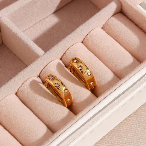 Fashion Stainless Steel Gold Plated Sunburst Hoop Earrings With Zirconia Inlay Minimalist Luxury Star Pattern Geometric Earrings For Women