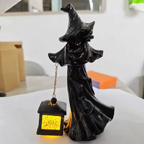 Halloween Hexe Laterne LED Ornament Harz Handwerk Mysteriöse Hexenstatue Mit Spinnennetzlampe Nachtlicht Home Desktop Dekor