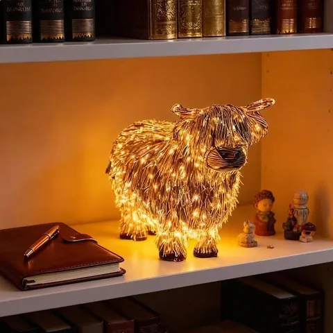 Creative Scottish Highland Cow Night Light Resin Ornament Straw Texture LED Desk Lamp For Christmas Home Garden Decor Gift