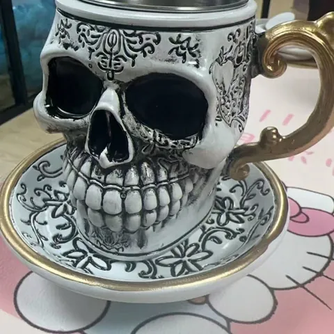 Gothic Halloween Skull Coffee Cup Saucer Resin Stainless Steel Mug Vintage Baroque Pattern Relief Gilded Handle Home Decor Gift