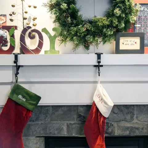 Metal Christmas Stocking Holder Hooks For Fireplace Mantel Adjustable Iron Wreath Hanger Holiday Decor For Xmas Party