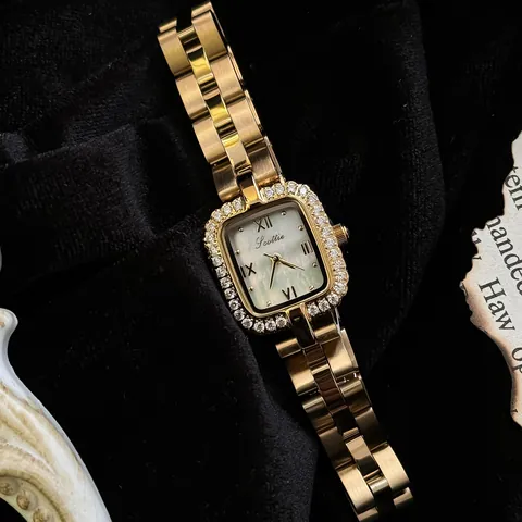 Orologio al Quarzo di Lusso con Strass e Quadrante Quadrato per Donna Cinturino in Acciaio Inossidabile Numeri Romani Elegante Gioiello