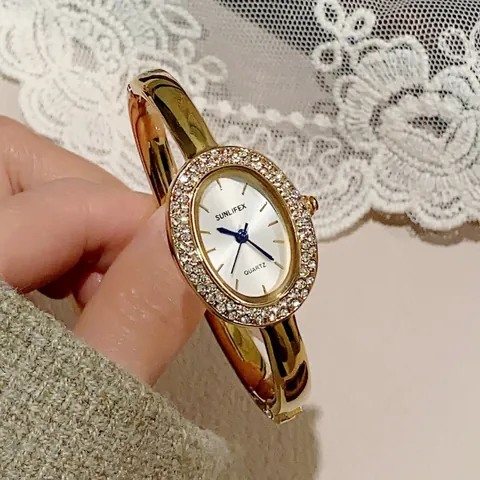 Damen Luxus Oval Badewanne Armbanduhr Edelstahl Strass Mode Retro Quarz Armbanduhr Für Frauen Party Geschenk